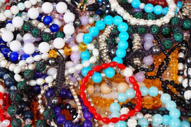 renkli cam ve güzel arka plan olarak diğer bilezik koleksiyonu