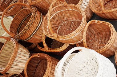 kökenli doğal malzemelerden yapılmış sepet