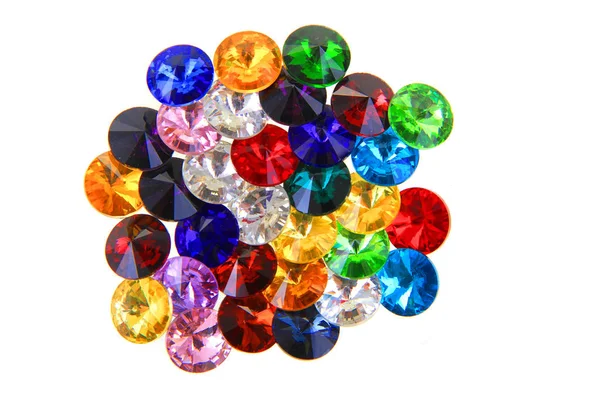 Beyaz arka plan üzerinde izole renk plastik elmas