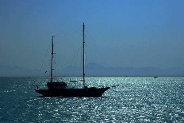 Gamle Yachtbåt Det Blå Havet – stockfoto