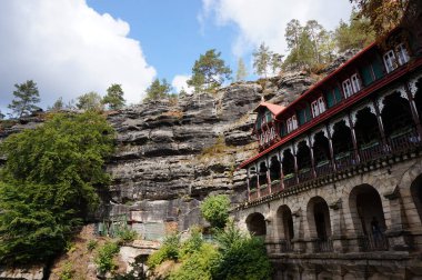 Çek Cumhuriyeti yakınındaki Pravcicka Brana yakınındaki tarihi bina