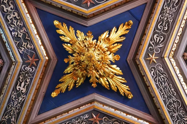 Detail Golden Ornamental Ceiling Nice History Background — Stock Photo, Image