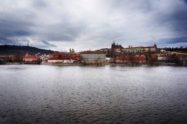 Prag Kalesi ile vltava Nehri