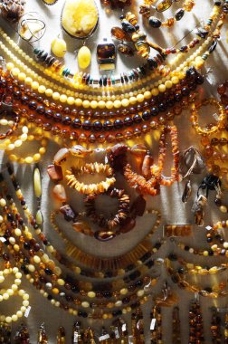 Amber mücevher koleksiyonu