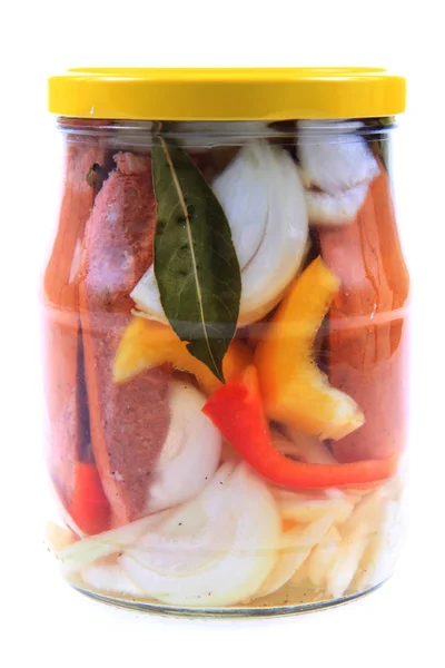 Salsichas em conserva checa em vinagre isolado — Fotografia de Stock