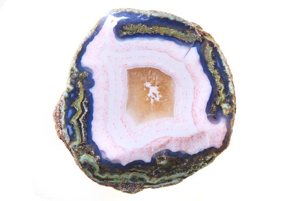 Tjeckiska agat mineral pärla isolerad — Stockfoto