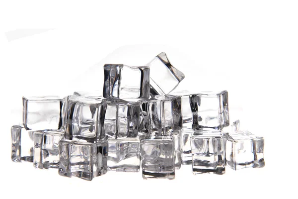Cubi di ghiaccio isolati — Foto Stock