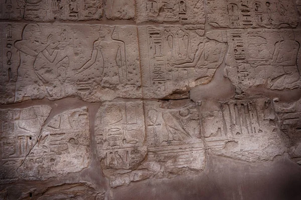 Textura hieroglyfů z Egypta Karnaku — Stock fotografie