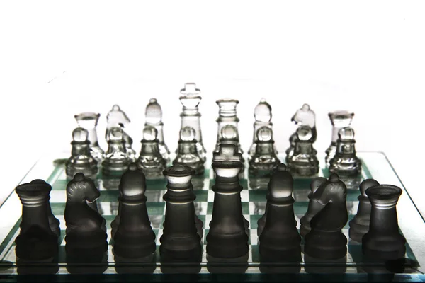 Cam satranç izole — Stok fotoğraf