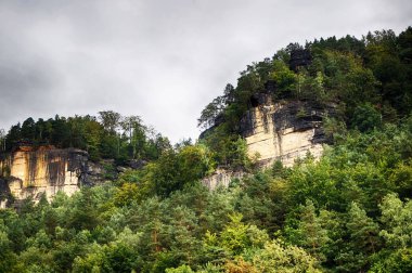 Elbe Nehri boyunca çarpıcı manzara