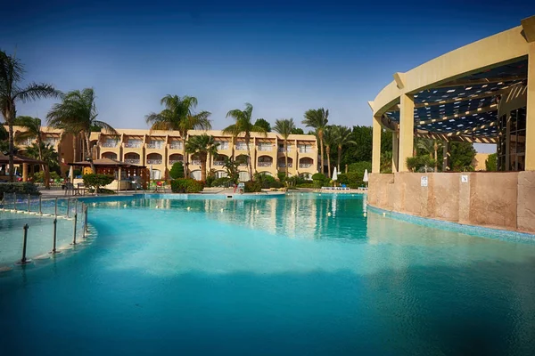 Egypt hotel pool — Stock Photo, Image