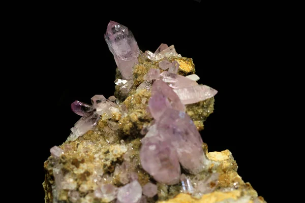 Amethyst Crystal geïsoleerd — Stockfoto