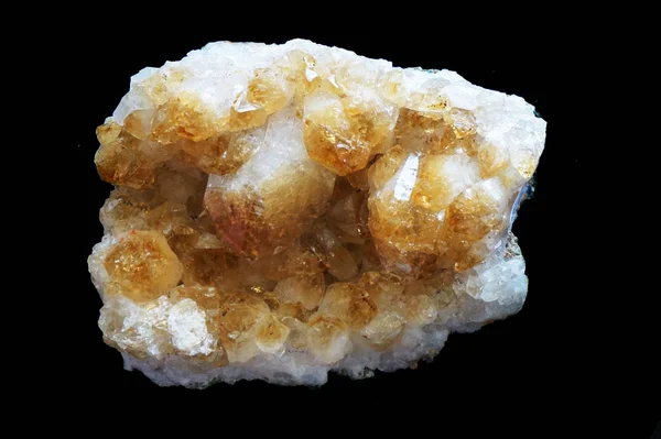 黄水晶矿物分离 — 图库照片