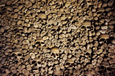 Korsan doku olarak insan kemikleri ve kafatasları