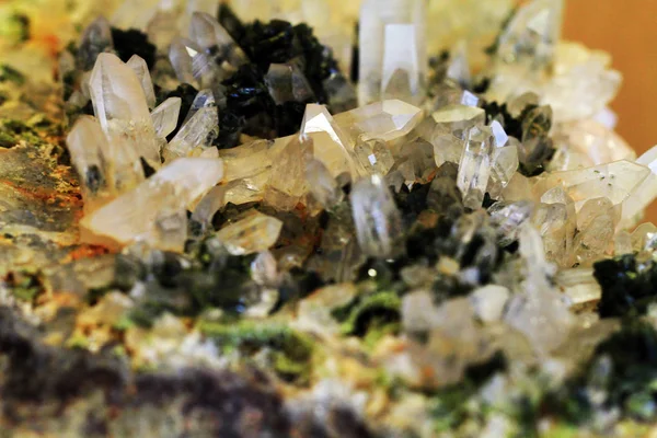 Biały kryształ i pozostałe tekstury mineralne — Zdjęcie stockowe