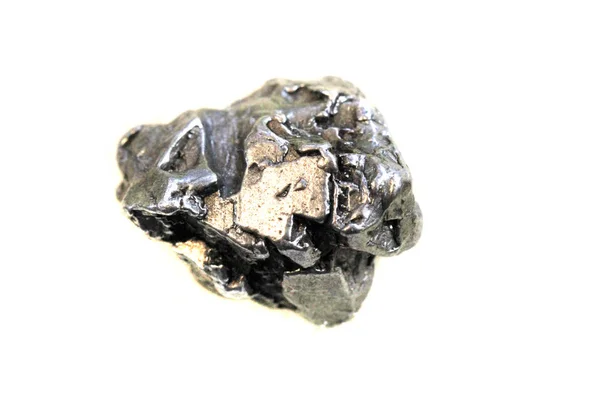 Meteorito metálico isolado — Fotografia de Stock