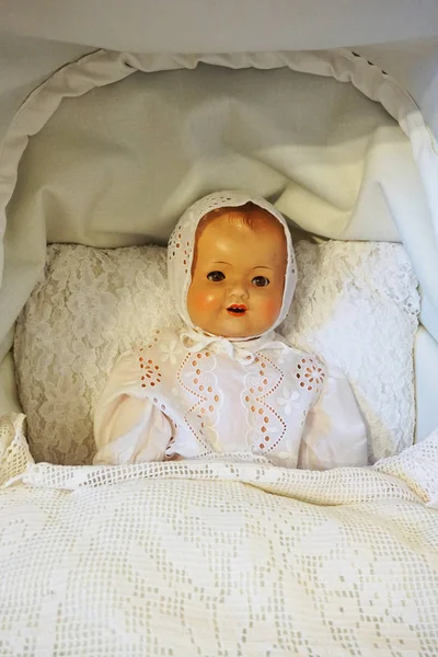 Παλιά ιστορική κούκλα μωρών — Φωτογραφία Αρχείου