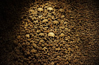 Korsan doku olarak insan kemikleri ve kafatasları