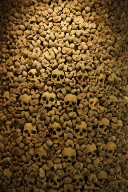 Korsan doku olarak insan kemikleri ve kafatasları