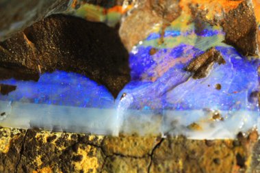 opalite mineral doku