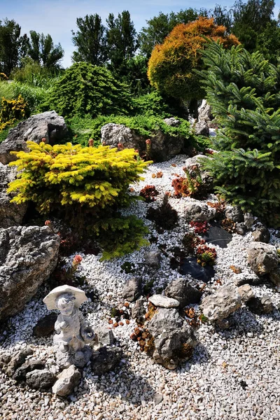 Kleiner grüner japanischer Garten — Stockfoto