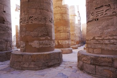 Karnak Mısır Tapınaklarındaki Büyük Hypostyle Salonu