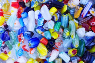 Renkli cam boncuklar desen olarak güzel arkaplan