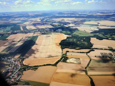 Uçaktan kalkan Czech Cumhuriyeti çok güzel bir arka plan.