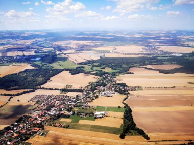 Uçaktan kalkan Czech Cumhuriyeti çok güzel bir arka plan.