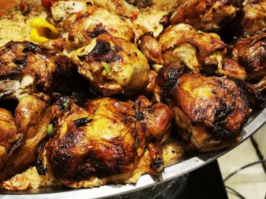 Küçük ızgara tavuklar çok güzel bir yemek geçmişi var.