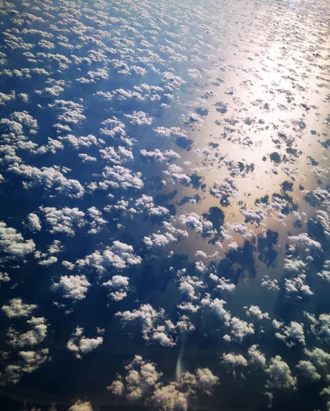 배경을 비행기의 구름들 — 스톡 사진