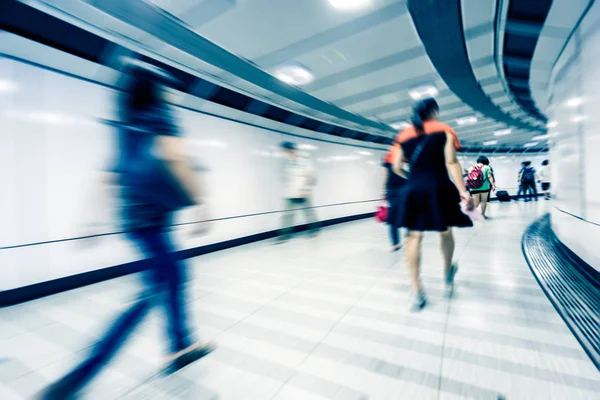 Blurred Passenger Walking Airport — Stock Photo, Image