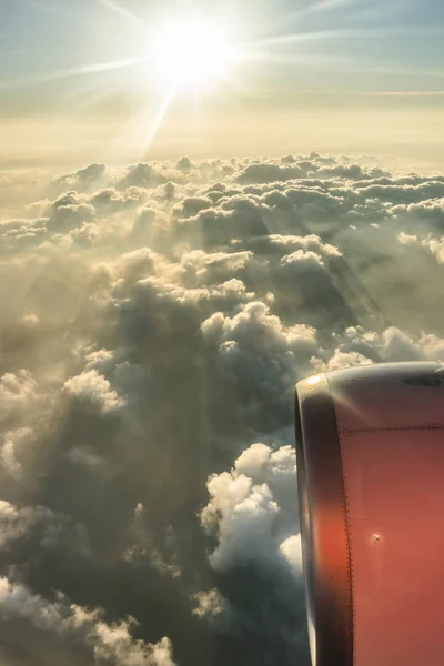 Felhők Repülőgép Ablakán Keresztül — Stock Fotó