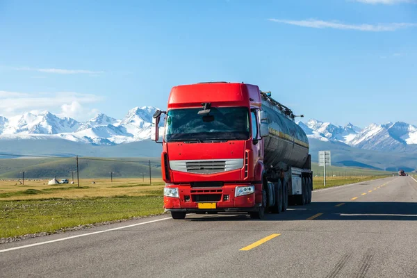 Truck Drive Road China — стоковое фото