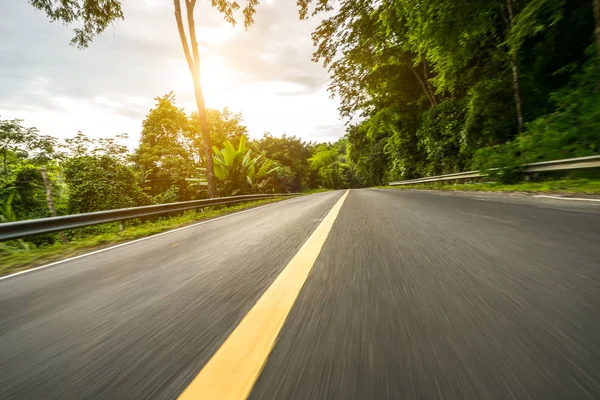 Motion Autoroute Floue Sur Les Montagnes — Photo