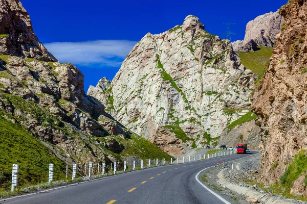 Camino Través Las Montañas — Foto de Stock