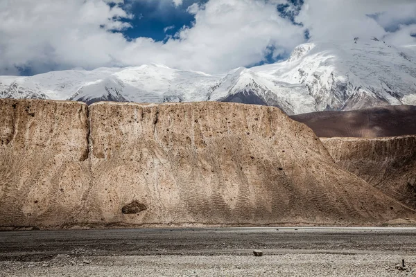 Snow Góry Pamir Płaskowyżu — Zdjęcie stockowe