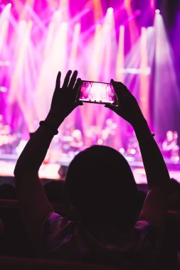 konser gösterinin arka plan