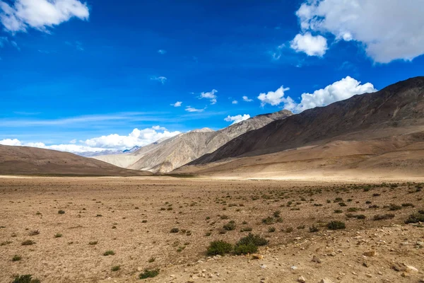 Montagnes dans l'Himalaya du Tibet Chine — Photo