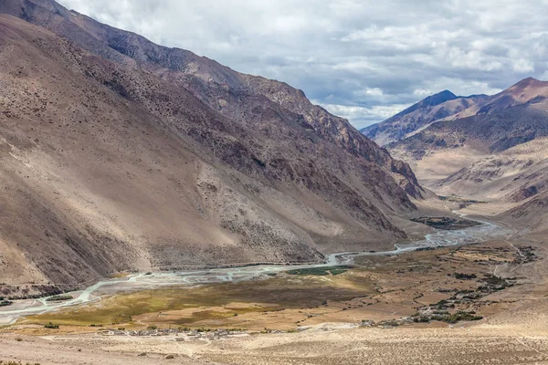 Montagnes dans l'Himalaya du Tibet Chine — Photo