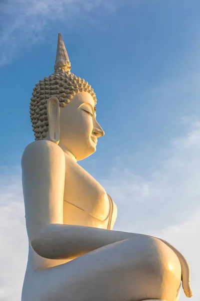 Buddha statue building in Thailand — Stock Photo, Image