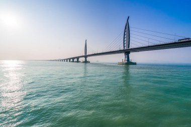 Zhuhai Çin'de deniz üzerinde köprü