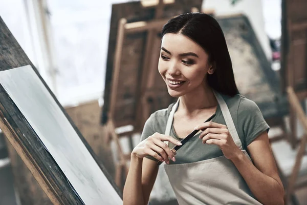 Artist painting — Stock Photo, Image