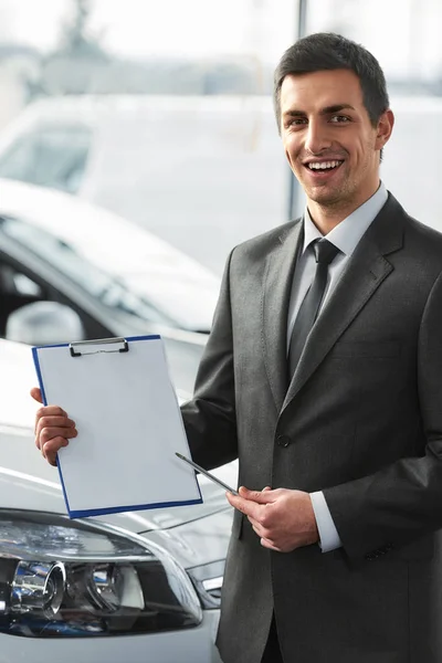 Vendas de automóveis — Fotografia de Stock