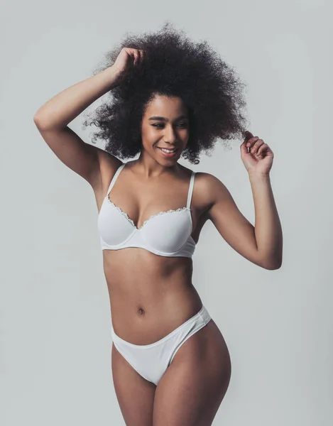 Afro donna americana in lingerie — Foto Stock