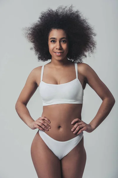 Afro amerikansk kvinna i underkläder — Stockfoto