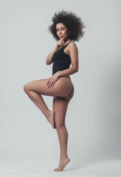 Afro donna americana in lingerie — Foto Stock