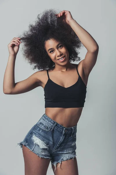 Afro amerikansk kvinna. Jeans mode — Stockfoto