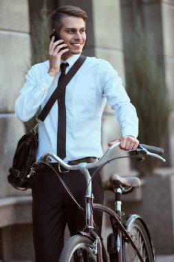 Bisiklet ile çalışan