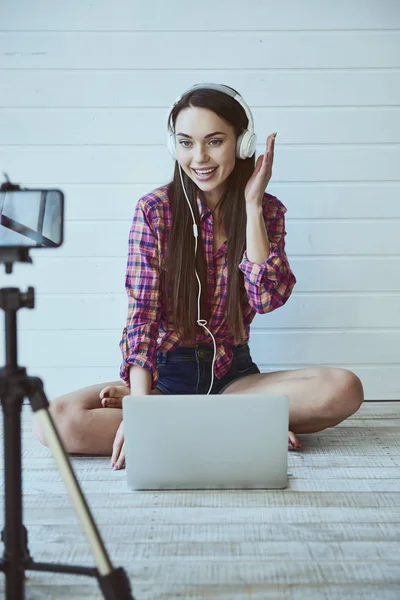 Chica bloguera —  Fotos de Stock